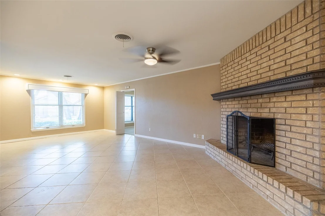 Photo of 55 Surrey Square