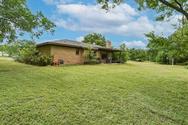 Photo of 116 Greentree Cir