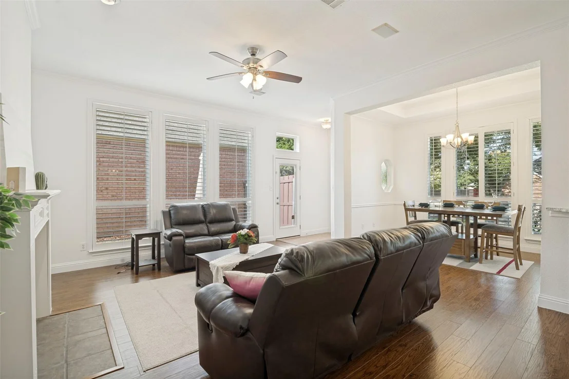 Photo of 6924 Harvey Lane
