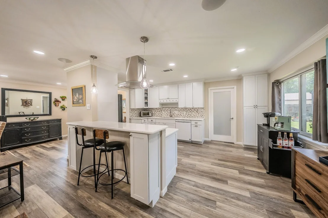 Photo of 5004 Blackstone Drive