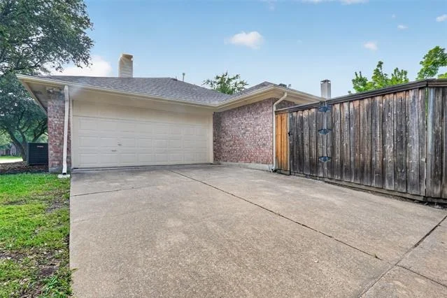 Photo of 6864 Bushnell Drive