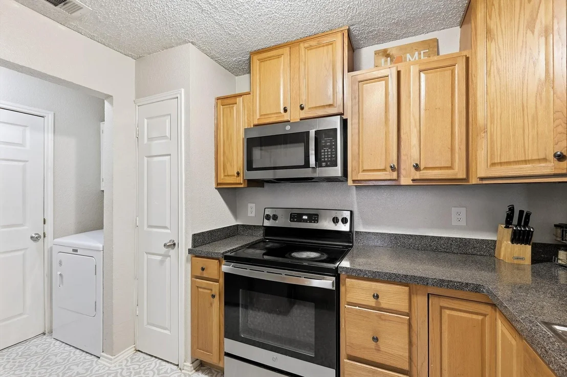 Photo of 1312 Hackamore Street