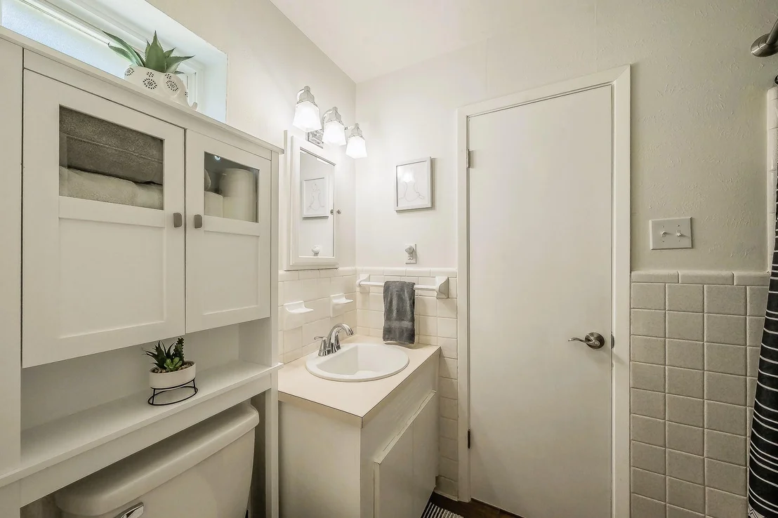 Photo of 5004 Blackstone Drive