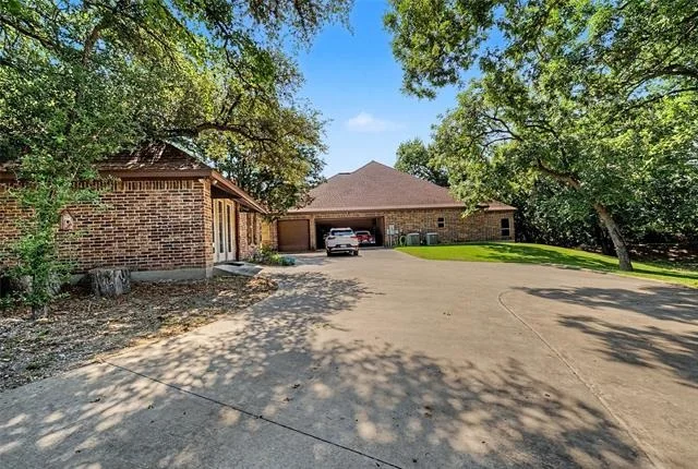 Photo of 127 Cedar Bluff Court