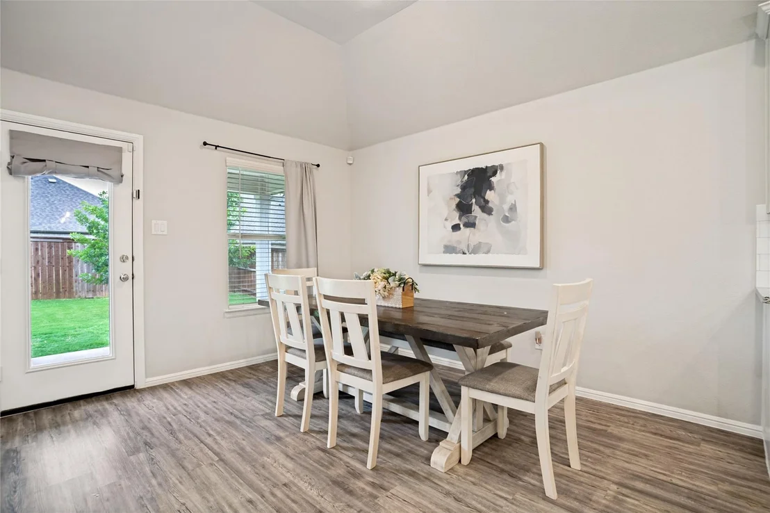 Photo of 925 Royal Lane