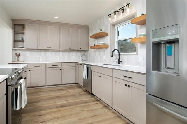 Photo of 411 W Heritage Drive