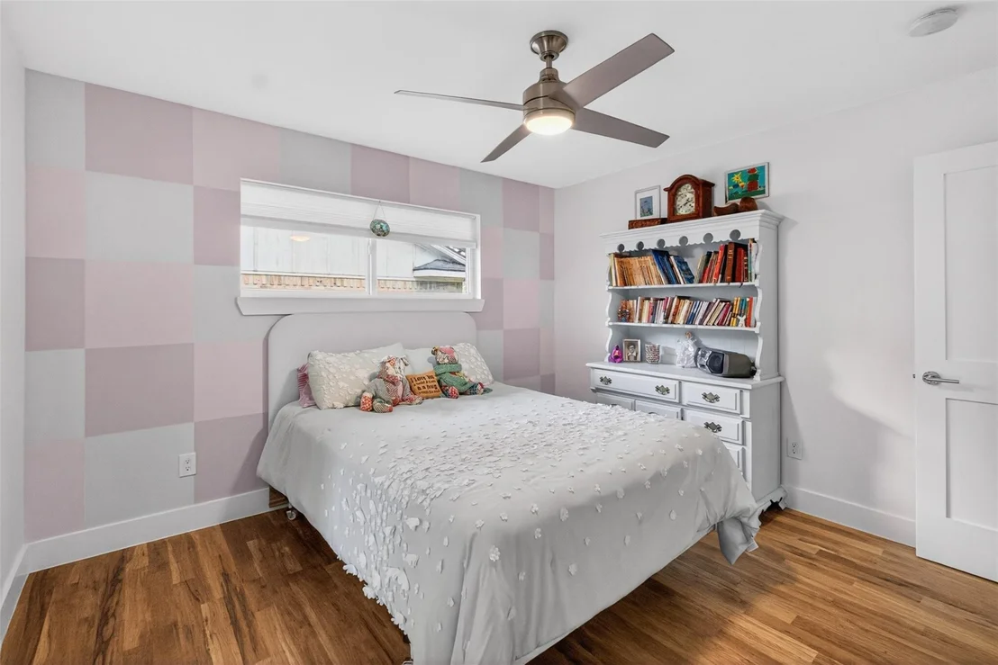 Photo of 6233 Crestmont Drive