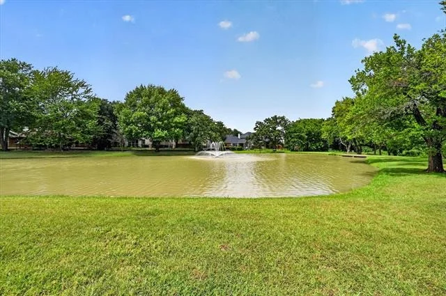 Photo of 2633 Lakeside Drive