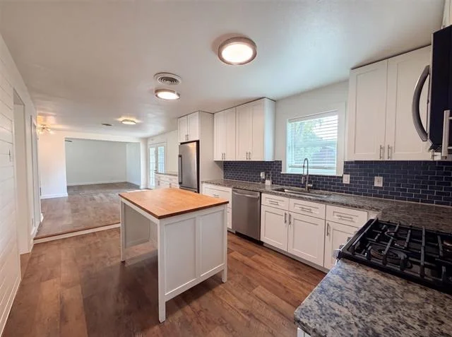 Photo of 832 Central Drive