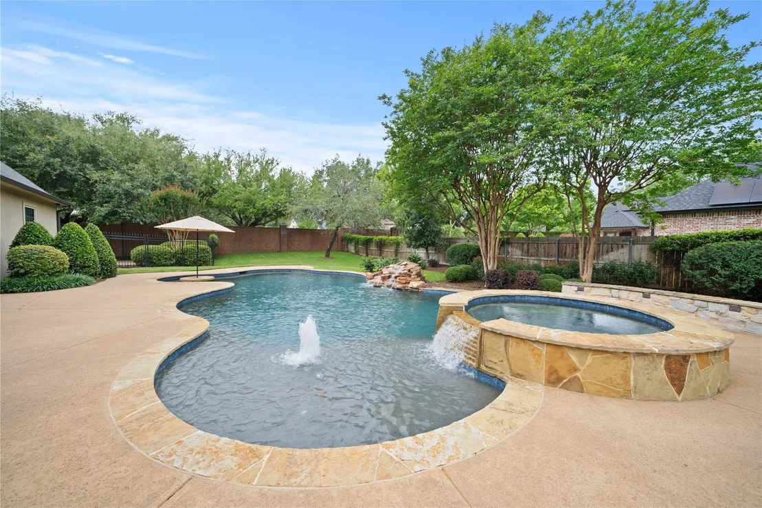 Photo of 6987 Canal