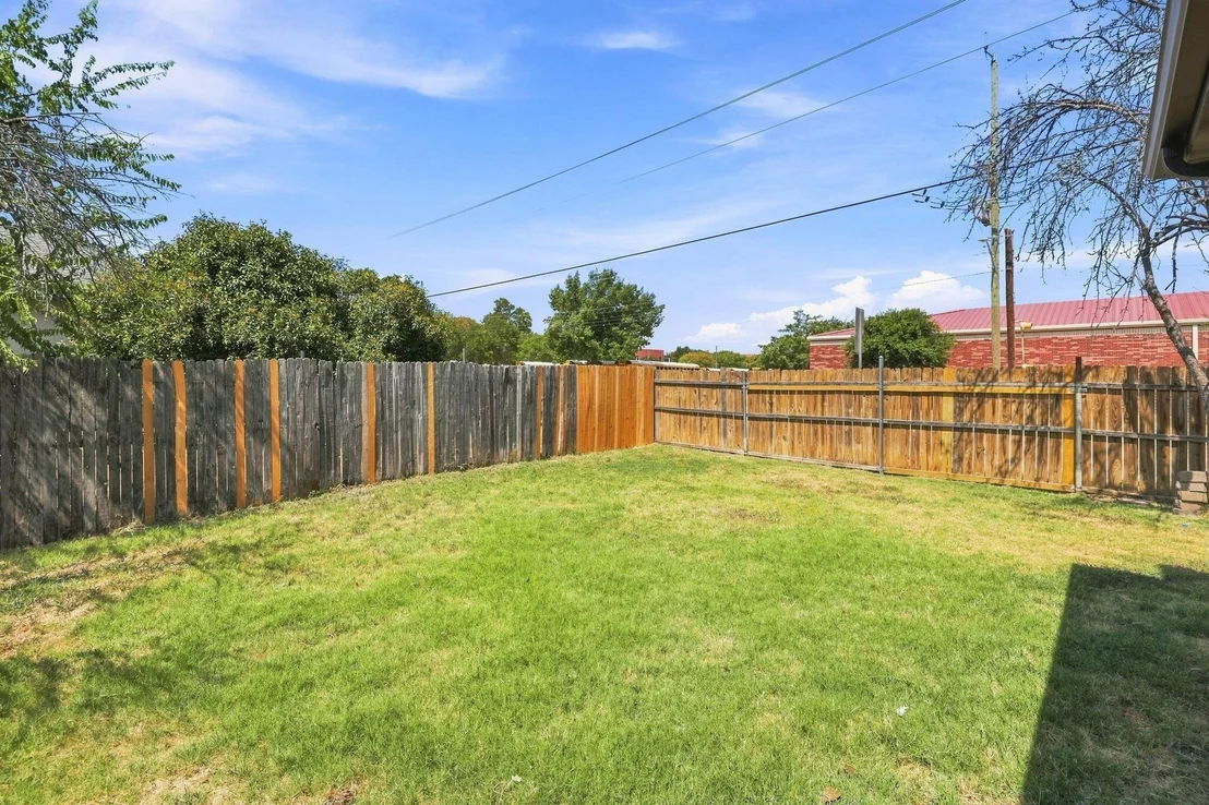 Photo of 8195 Waterside Trail