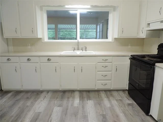 Photo of 581 Alexander Road