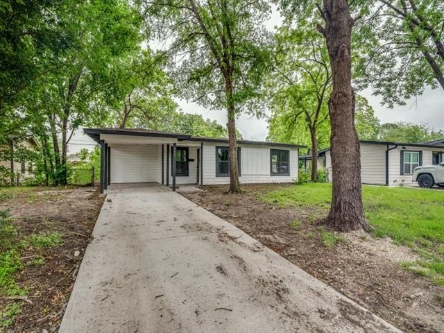 Photo of 616 Leyenda Drive