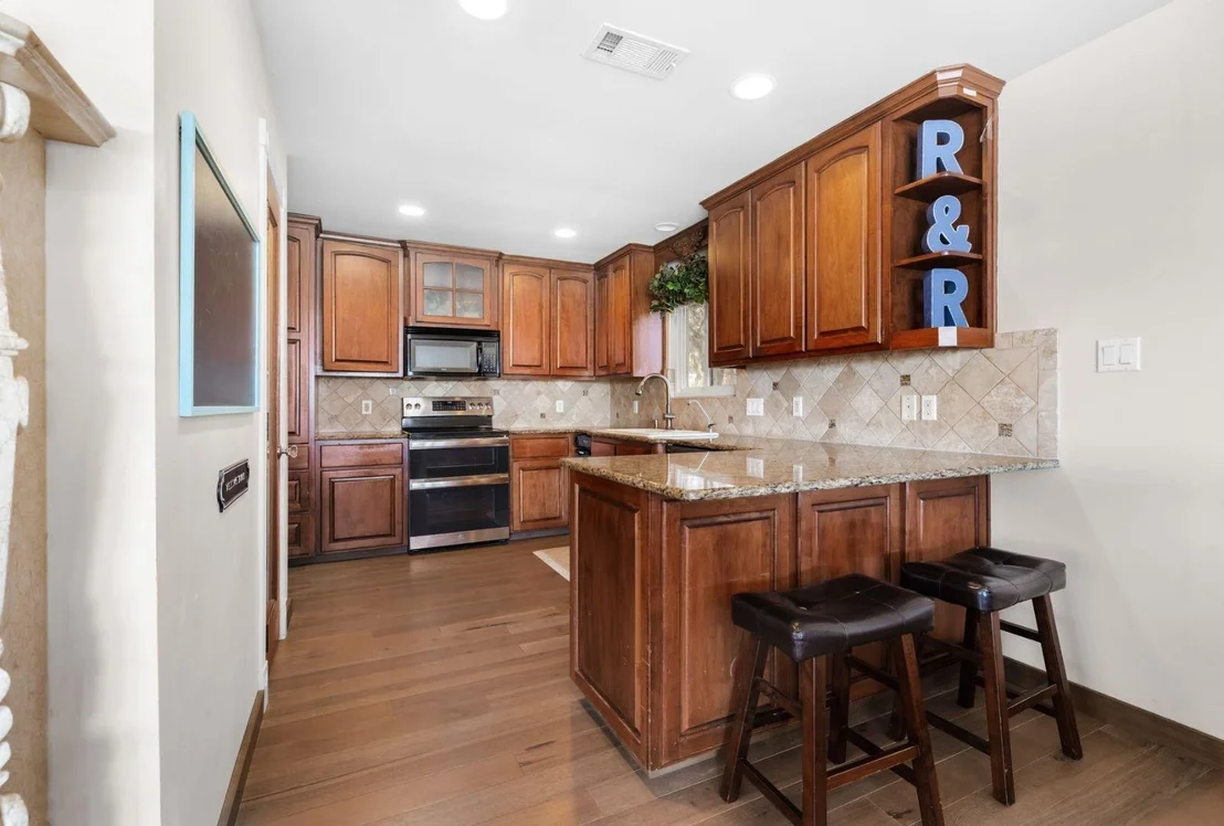 Photo of 8007 Sharon Road