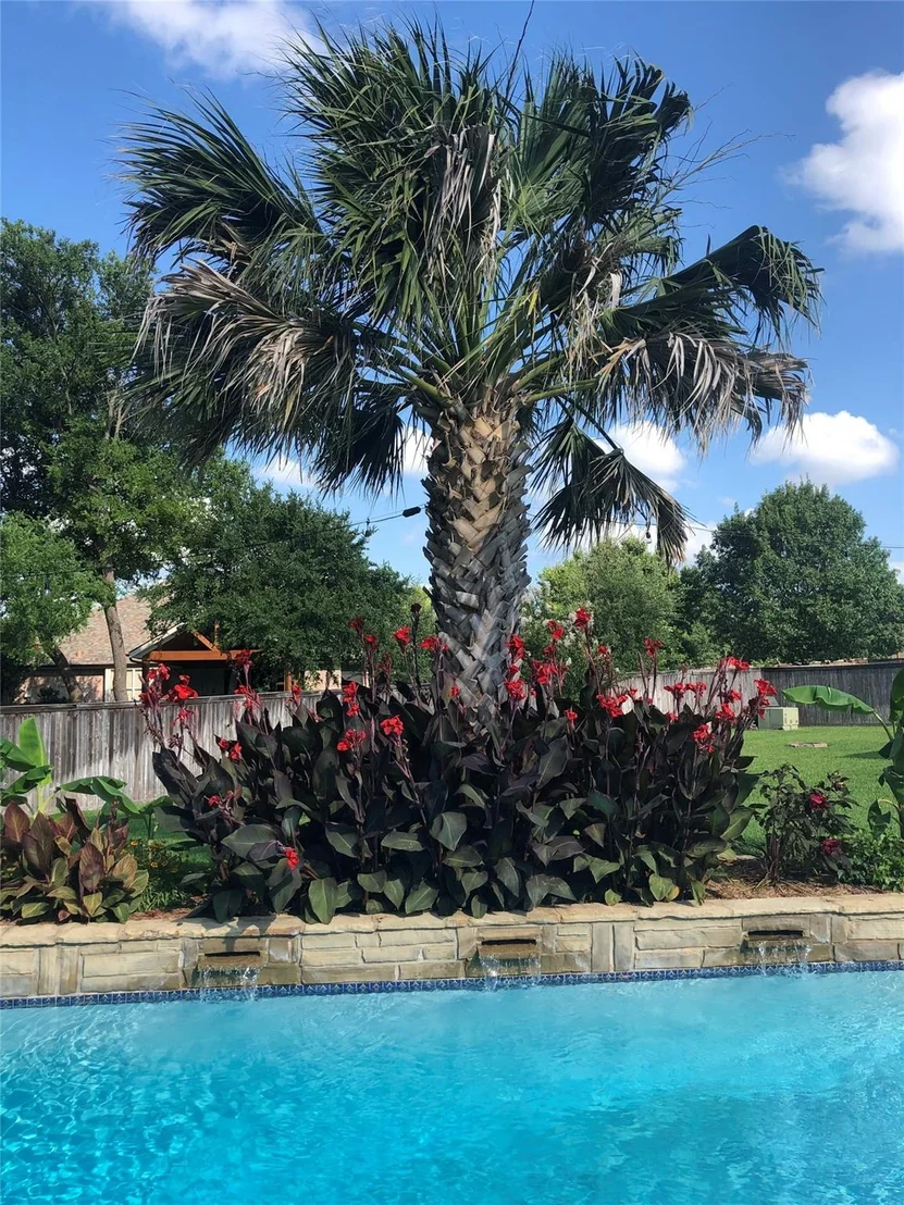 Photo of 312 Lakeside Oaks Circle