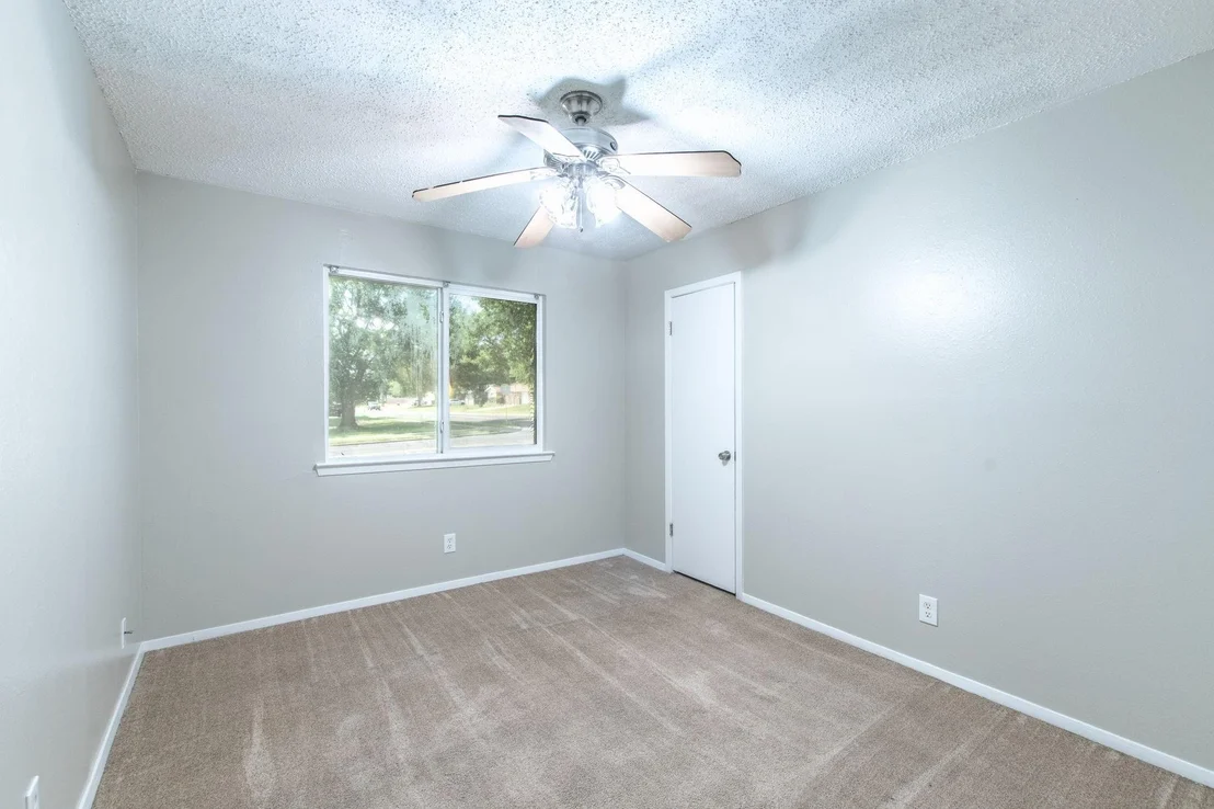 Photo of 2911 Persimmon Drive
