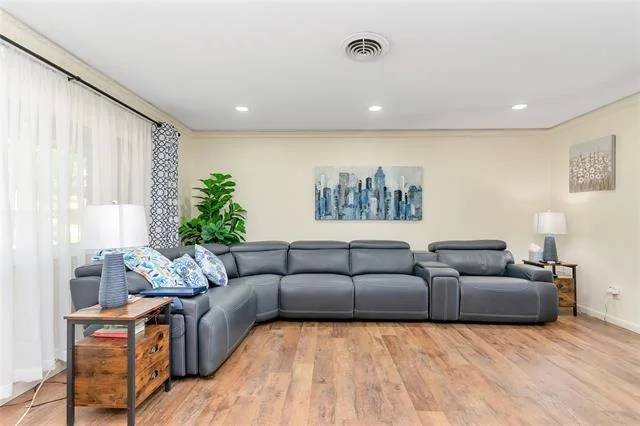 Photo of 1328 Brookside Drive