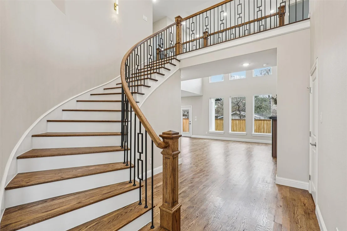 Photo of 1713 Highland Drive W