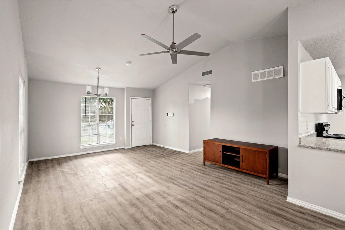 Photo of 948 Carom Way