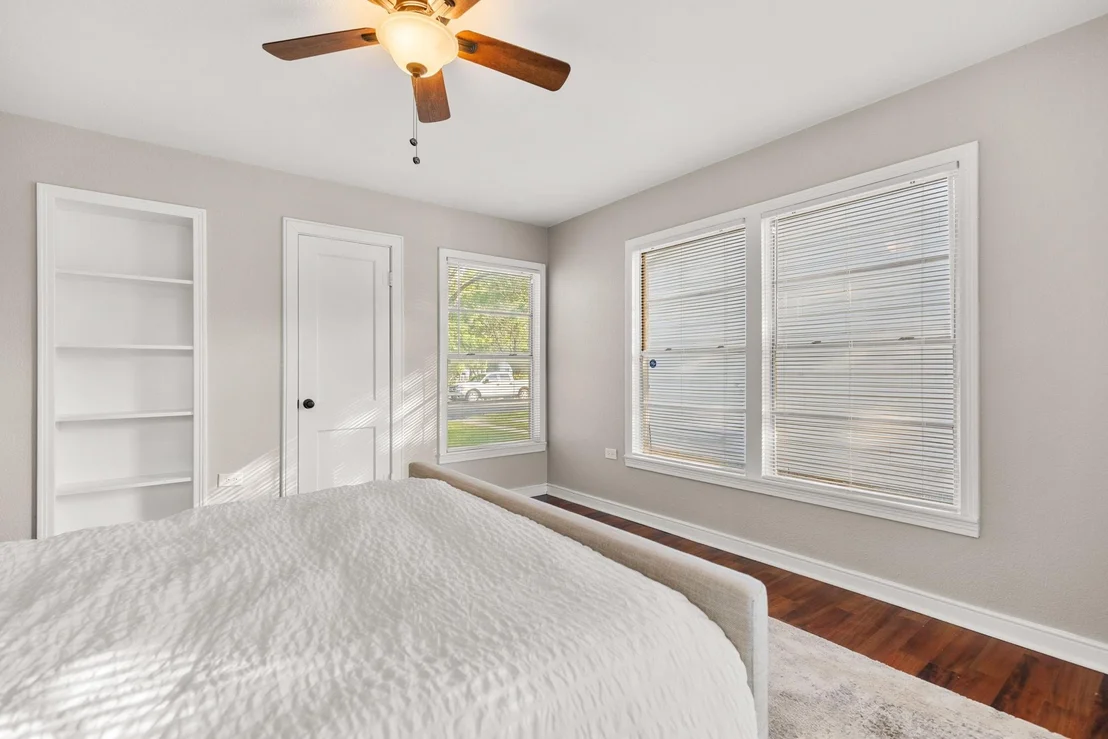 Photo of 2921 Summer Avenue