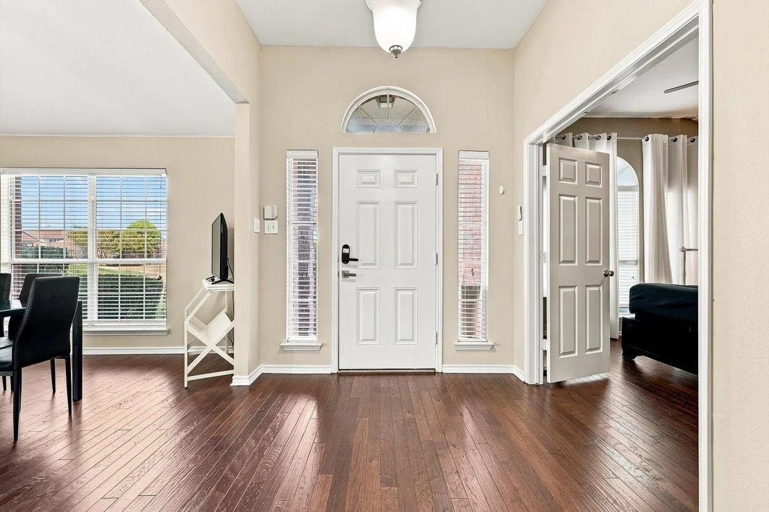 Photo of 335 Linhurst Drive