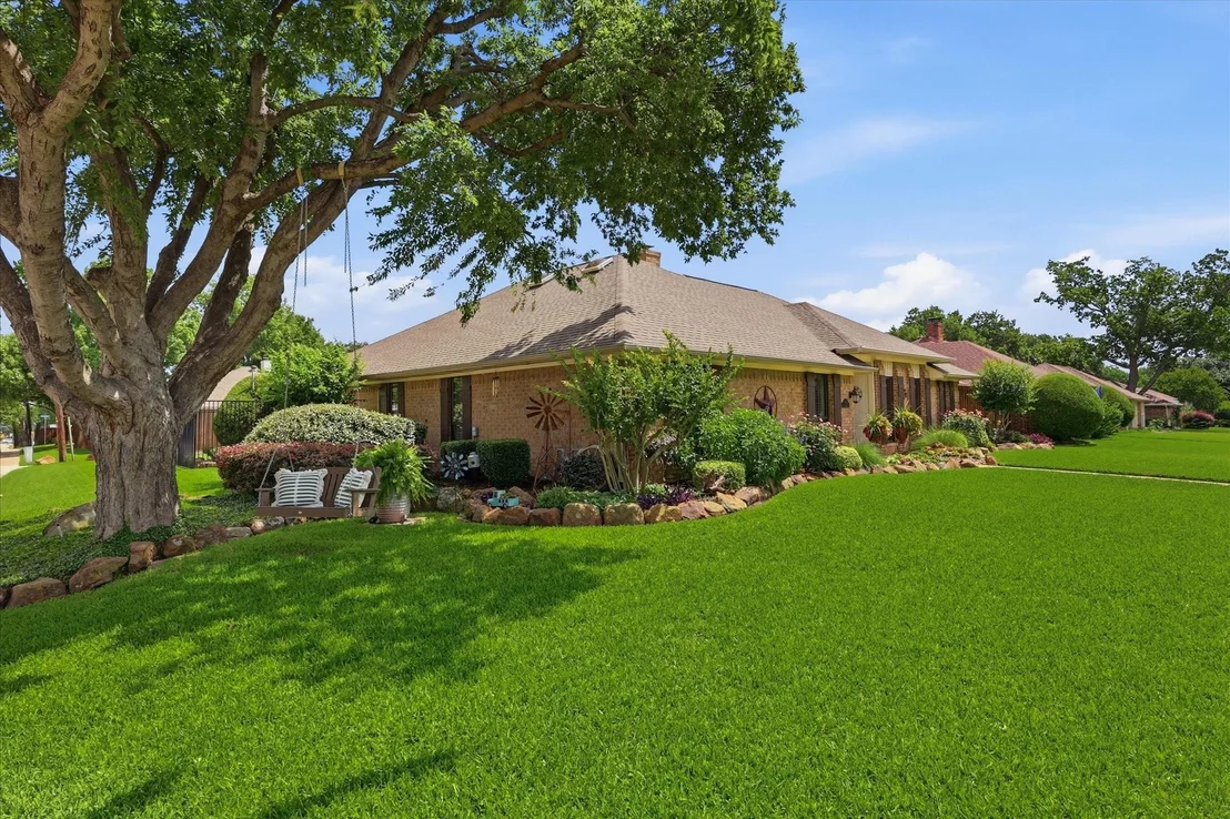 Photo of 600 Quail Lane