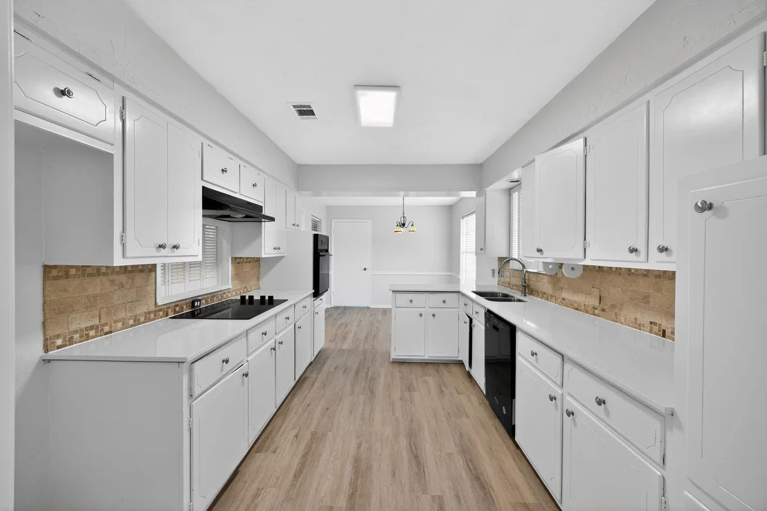 Photo of 1616 W Shields Drive