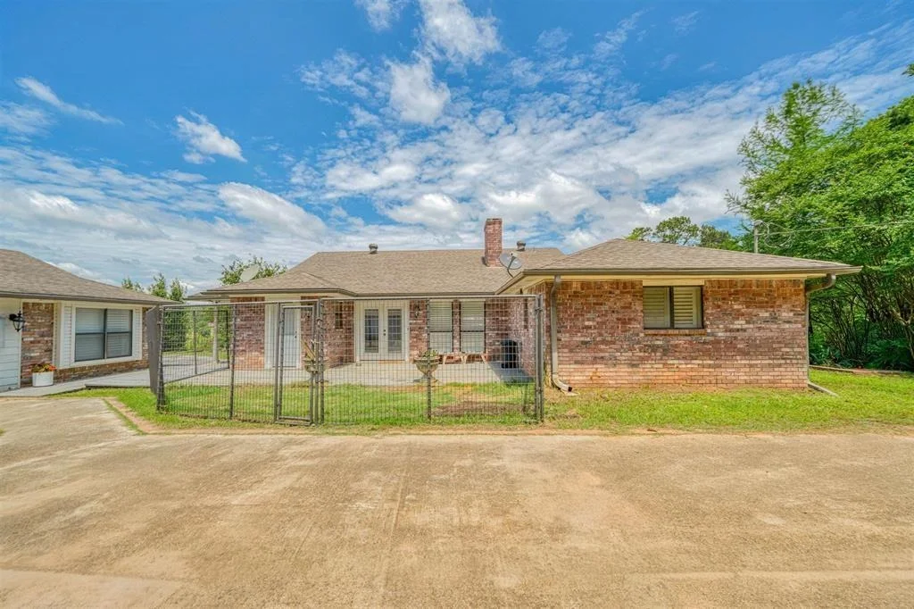 Photo of 1936 A Silver Maple Road