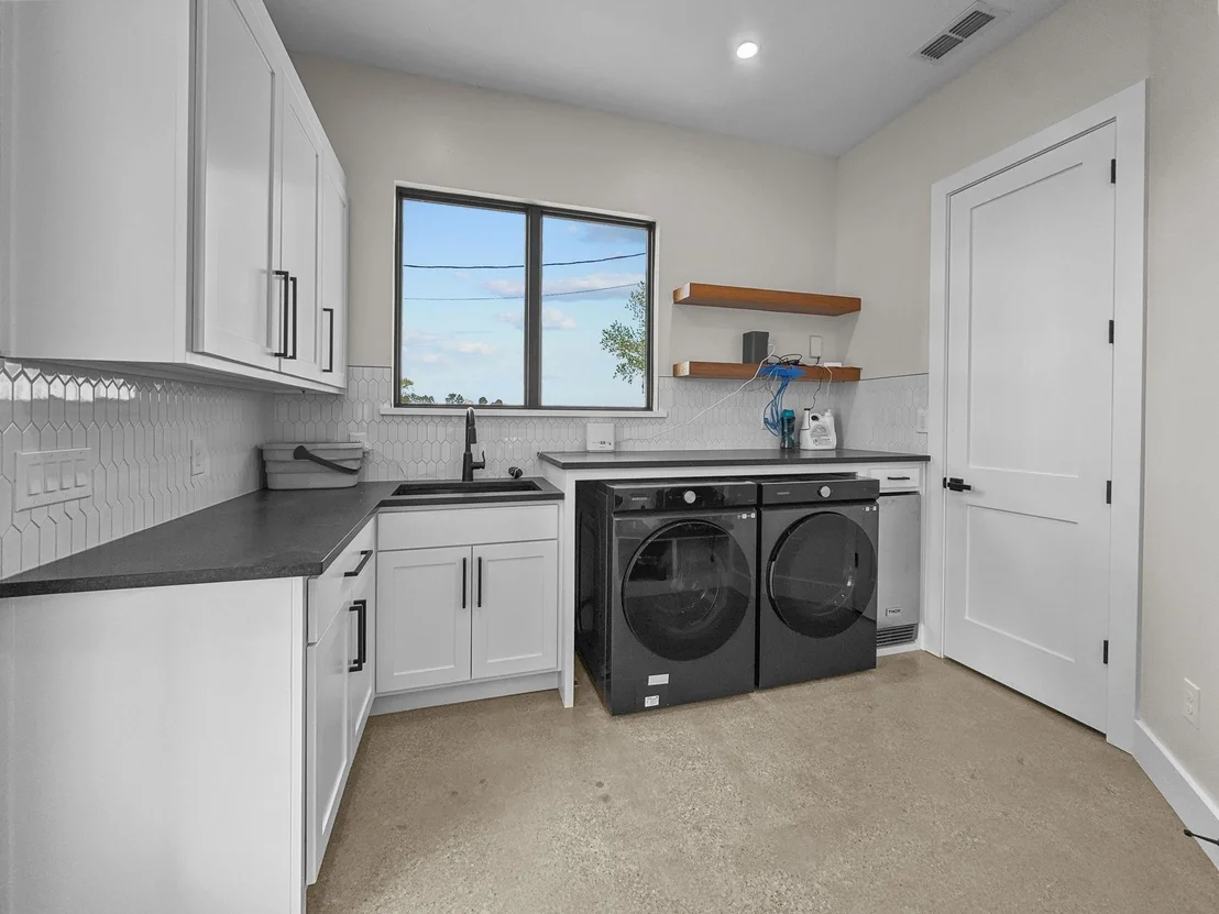 Photo of 1163 Willow Road