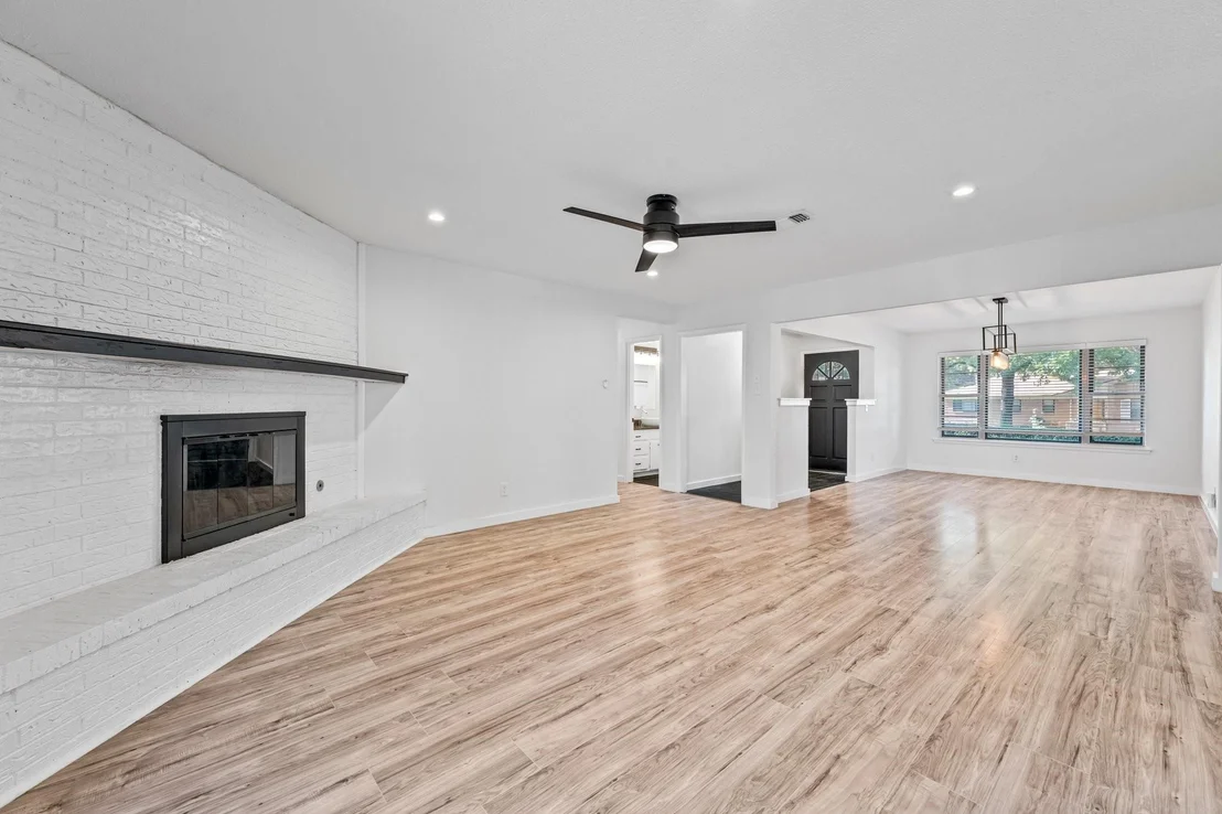 Photo of 600 Circleview Drive N