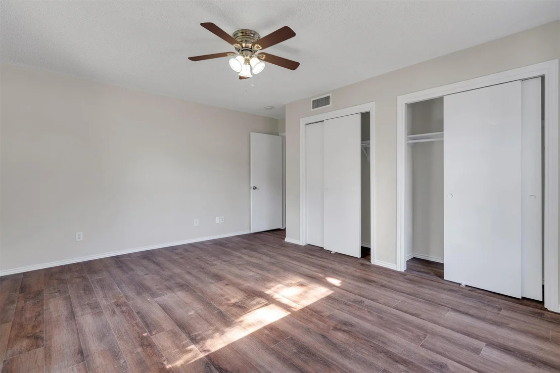 Photo of 209 Mistletoe Lane