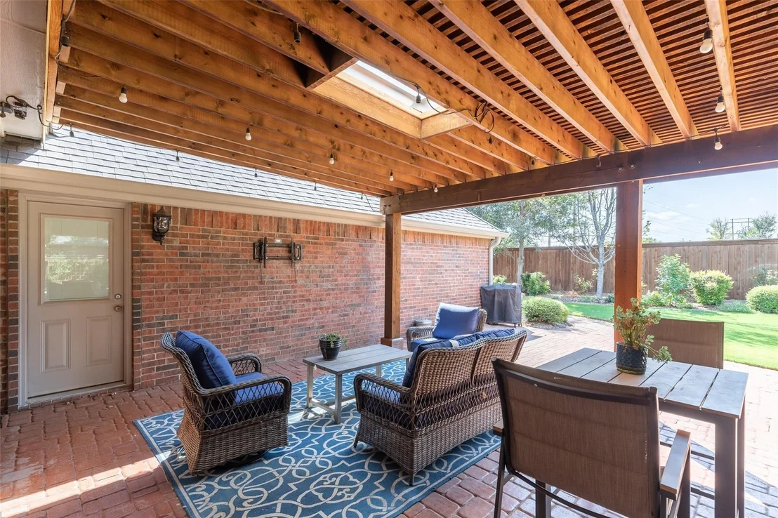 Photo of 2301 Lynbrook Drive