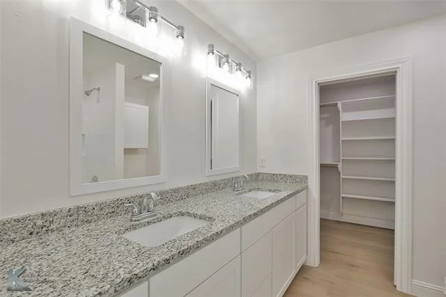 Photo of 2565 Bel Air