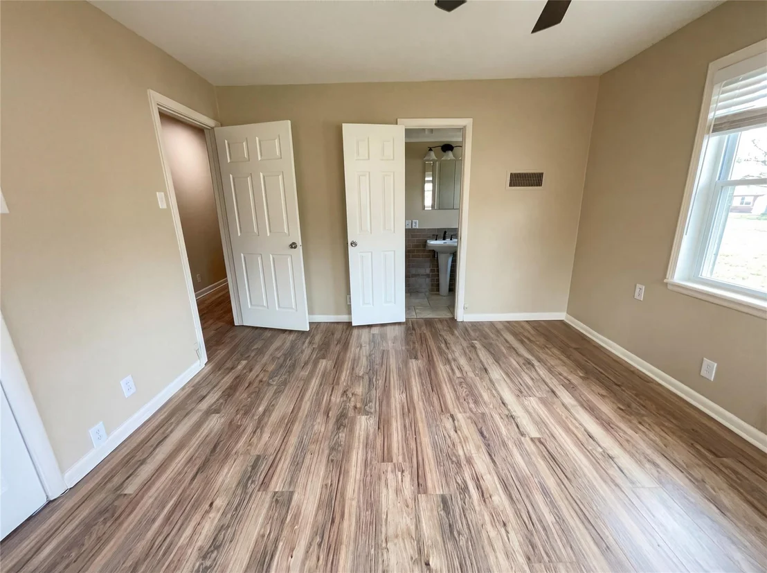 Photo of 6817 Chickering Road