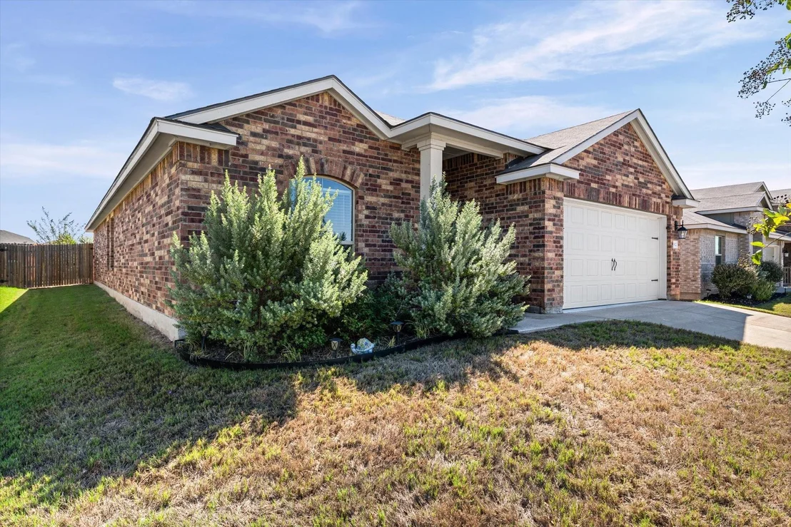 Photo of 2912 Brosnan Road