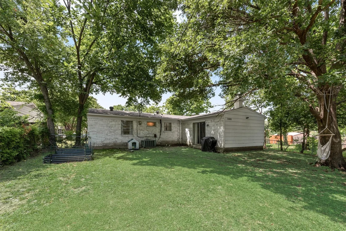 Photo of 3008 Albany Drive