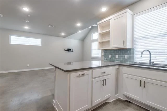 Photo of 1225 Crownview Lane