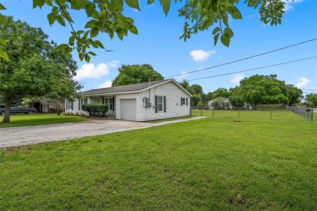 Photo of 3718 Kendall Lane
