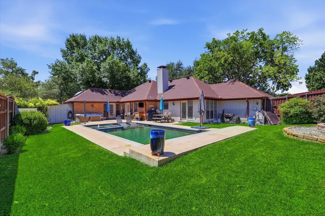 Photo of 2401 Maverick Drive