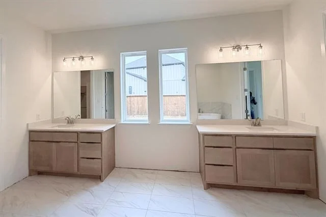 Photo of 817 Headwaters Drive