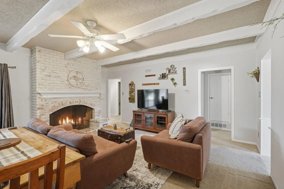 Photo of 858 Canyon Court