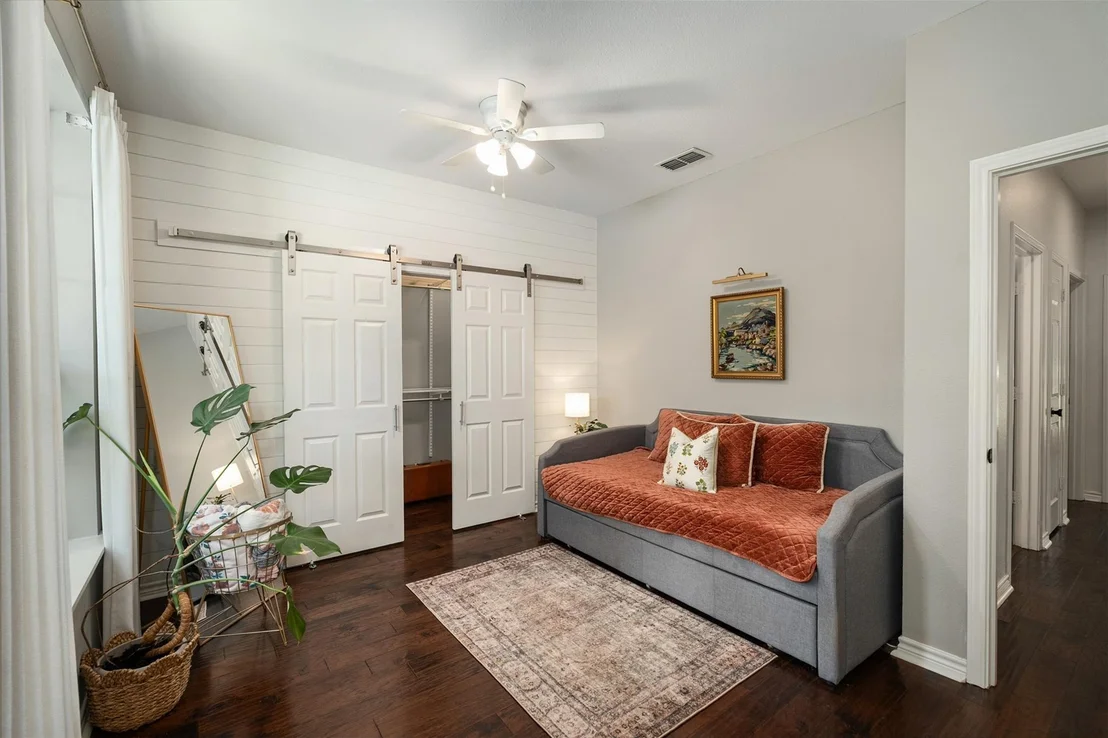 Photo of 1109 Robbins Road