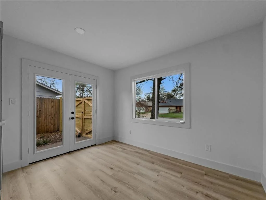 Photo of 802 Nl Robinson Drive