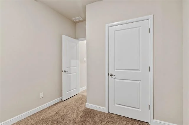 Photo of 15713 Euston Terrace