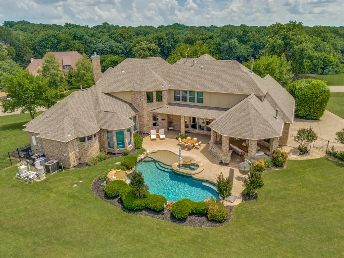Photo of 671 Lakeridge Drive