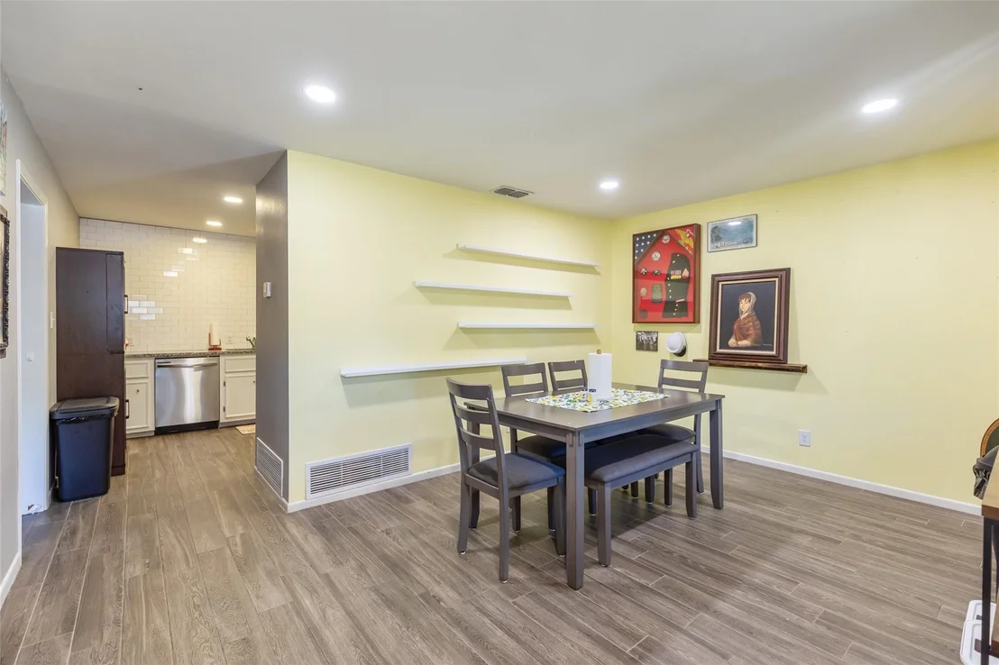 Photo of 720 GLENDALE Drive