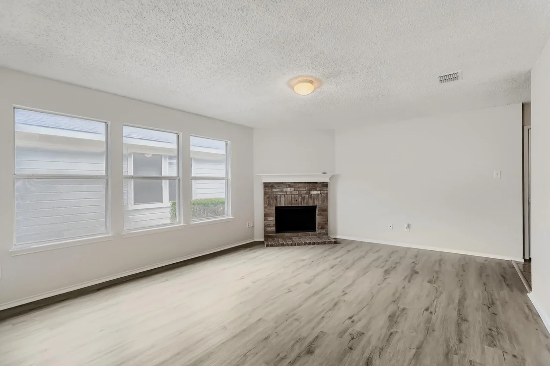 Photo of 1625 White Oak Road