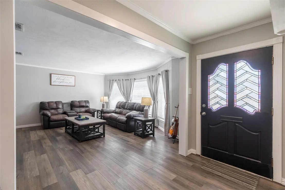 Photo of 1842 Elmwood Drive