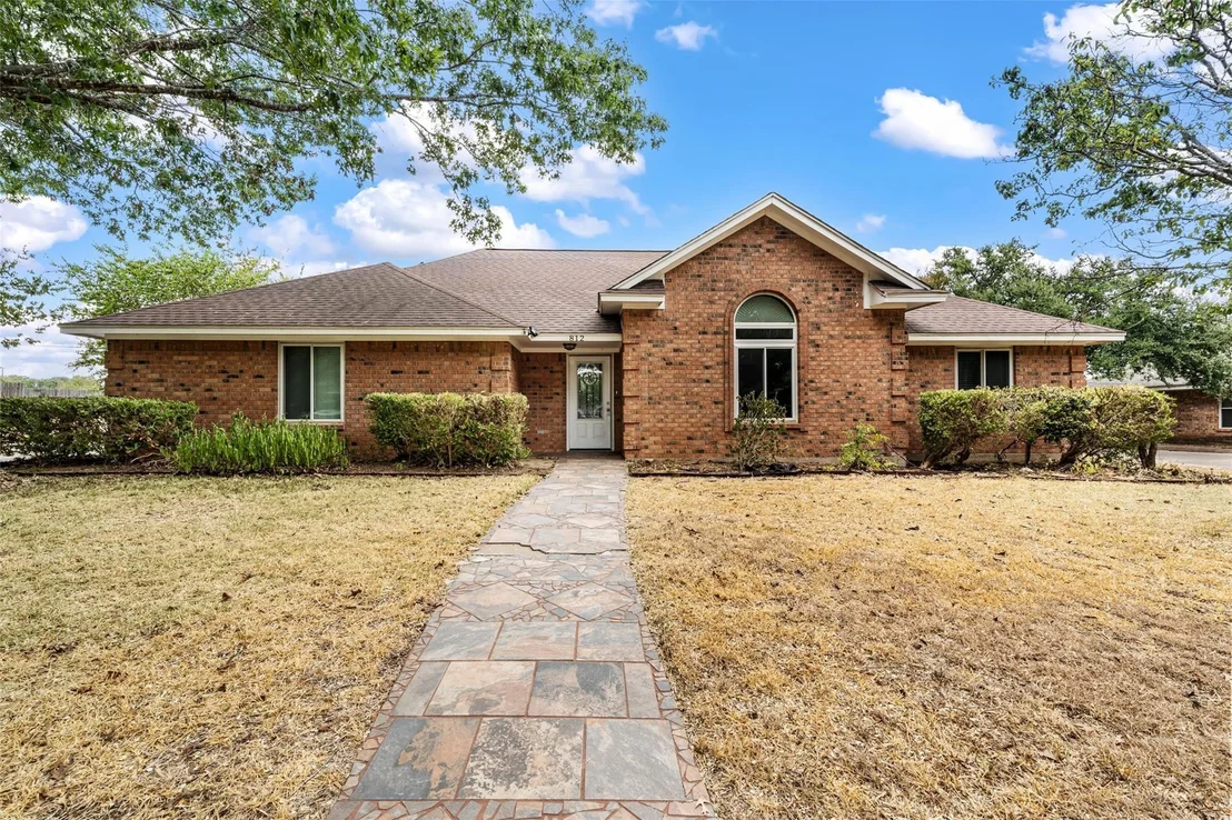 Photo of 812 Regina Drive