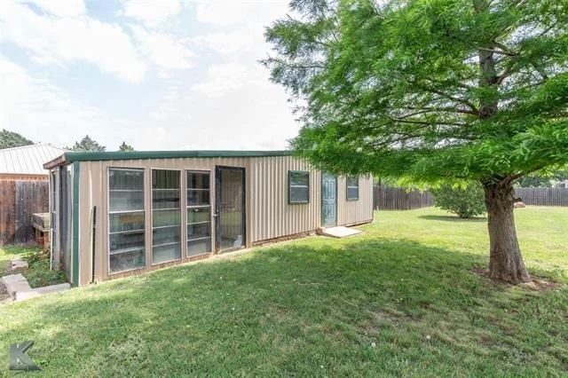 Photo of 1070 Larned Lane
